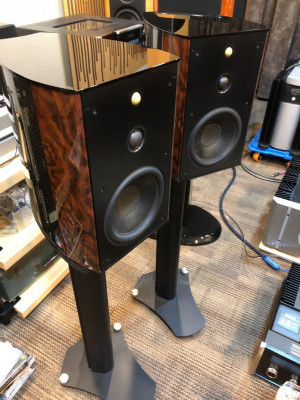 wilson_benesch_trinity_standmount_1539274240_23bd831a_progressive.jpg