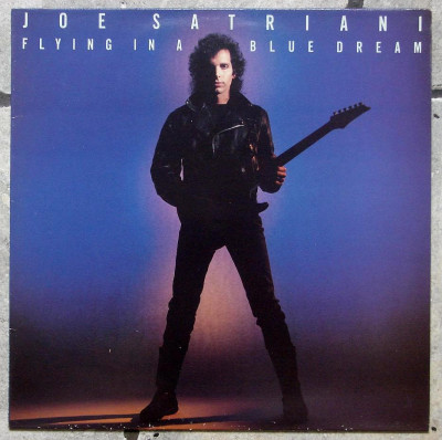 Joe Satriani - Flying In A Blue Dream 0.jpg