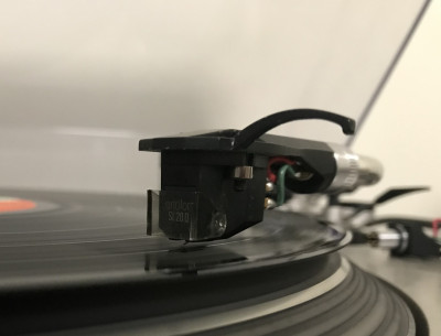 Ortofon SL-20Q na headshellu Micro Seiki H-505