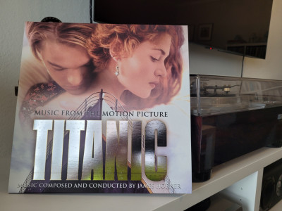 James Horner - Titanic (Music From The Motion Picture).jpg