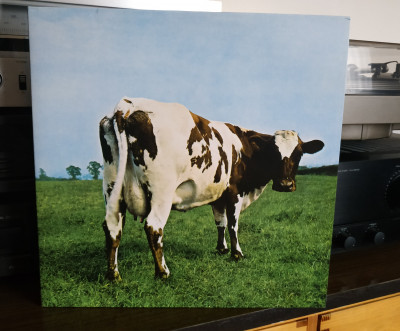 Pink Floyd - Atom Heart Mother.jpg