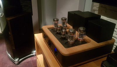 Amp KT-88.jpg