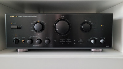 Onkyo Integra A-809.jpg
