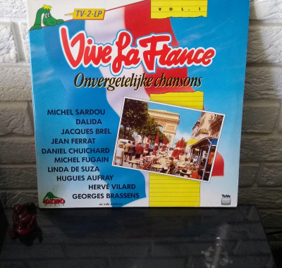 Various-Vive-La-France-Vol-1.jpg