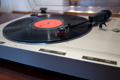 automatic-turntable-denon-dp-23-3f.jpg