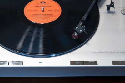 automatic-turntable-denon-dp-23f-4.jpg