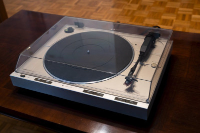 automatic-turntable-denon-dp-23f.jpg