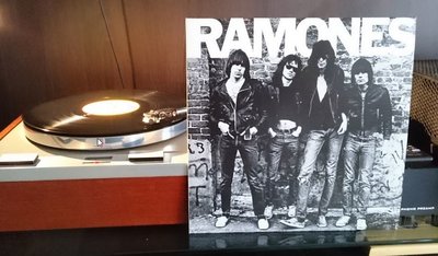 ramones.jpg