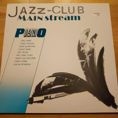 jazz club piano.jpg