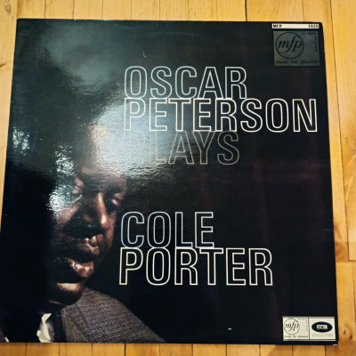 OSCAR PETERSON PLAYS COLE PORTER.jpg