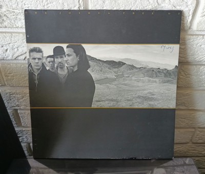U2 JT.jpg