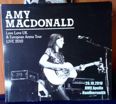 Amy Macdonald.JPG
