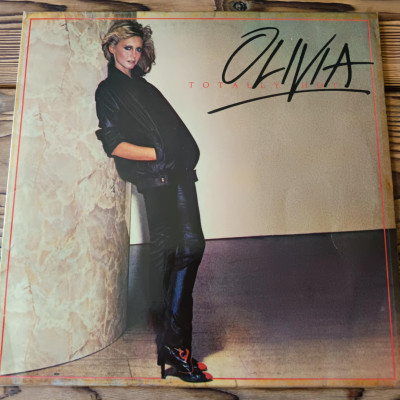 OLIVIA NEWTON-JOHN TOTALLY HOT.jpeg