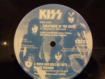 kiss1.jpg