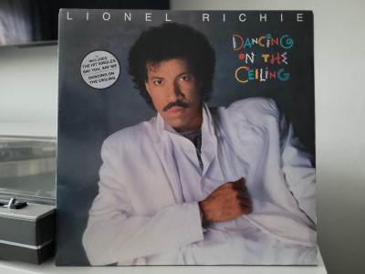 Lionel Richie – Dancing On The Ceiling.jpg