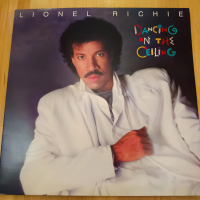 LIONEL RITCHIE DANCING ON THE CELLING.jpg