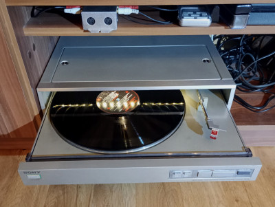Sony PS-FL1 open.jpg