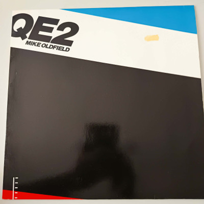 MIKE OLDFIELD QE2.jpg
