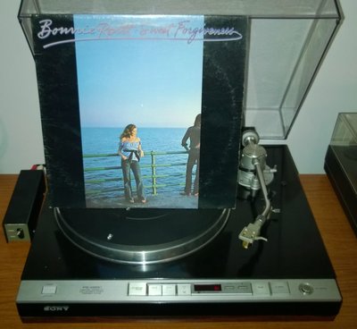 Bonnie Raitt - Sweet Forgiveness (US 1977).jpg