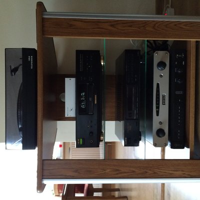 Telefunken s600- na pokładzie szczur v15 III<br />Akai cd79 - modyfikacja na lampach<br />Tuner Sony st-s700es<br />Wzmak roksan caspian MKII <br />Magnetofon braun c2