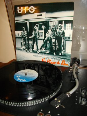 UFO 1980 No Place To Run.jpg