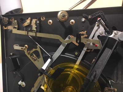 problem moim zdaniem leży w tej metalowej długiej płytce i jej pozycjonowaniu
