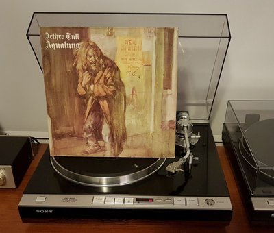Jethro Tull - Aqualung (NL 1973).jpg