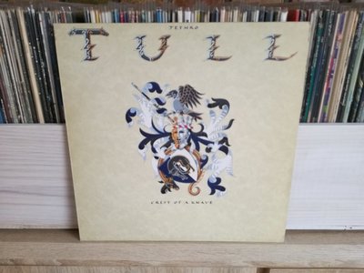 Jethro Tull - Crest Of A Knave.jpg