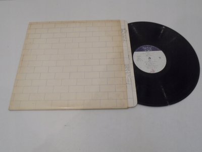 PINK-FLOYD-The-wall-2LP-UK.jpg