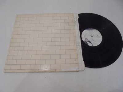 PINK-FLOYD-The-wall-2LP-UK.jpg