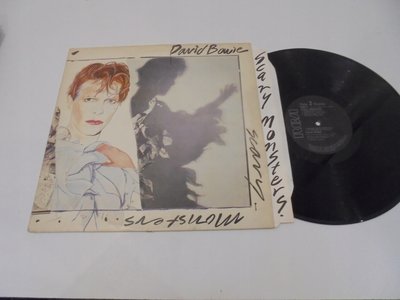DAVID-BOWIE-Scary-monsters-UK-1PRESS.jpg