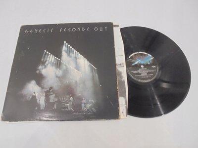 GENESIS-Seconds-out-2LP-UK.jpg