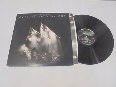 GENESIS-Seconds-out-2LP-UK.jpg
