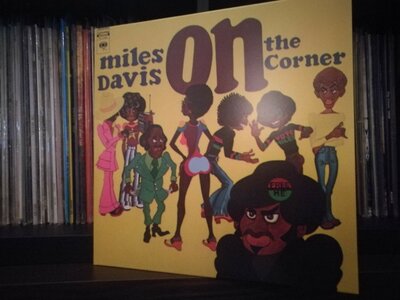 Miles Davis ‎– On The Corner.jpg
