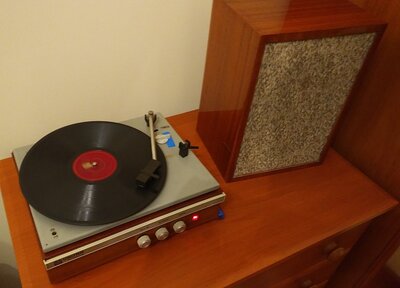 gramofon wg460-2.jpg