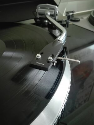 headshell_sansui[1].jpg