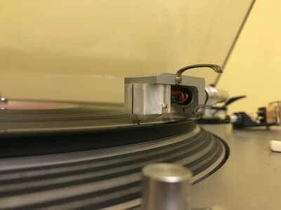 Denon DL-305 na headshellu AT-LH15