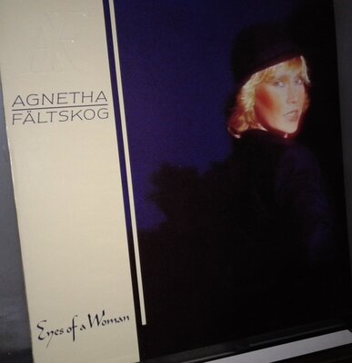 agnetha eyes.jpg