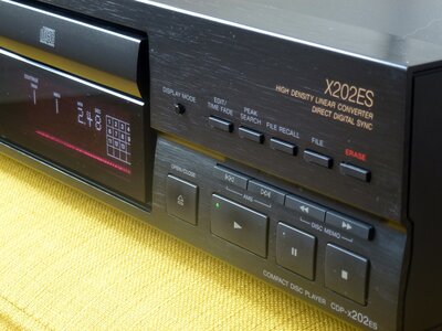CDP-X202EX_02.JPG