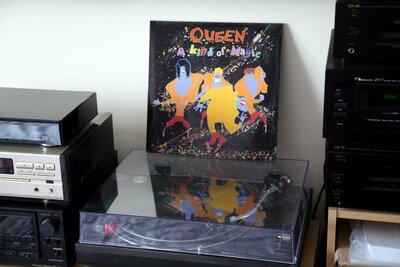 Queen - A kind of Magic.jpg