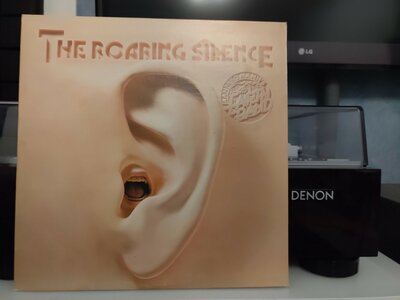 roaring.jpg