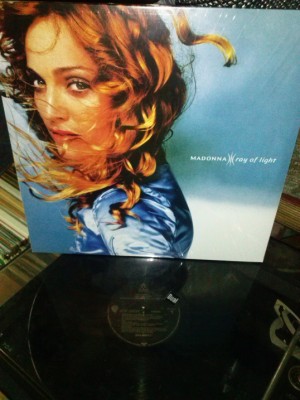 Madonna - Ray of Light.jpg