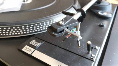 Zamontowana na ramieniu DUAL 505-1