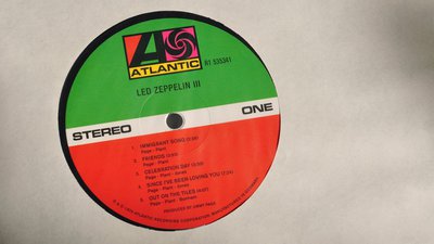 Led Zeppelin III label