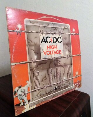 acdc3.jpg
