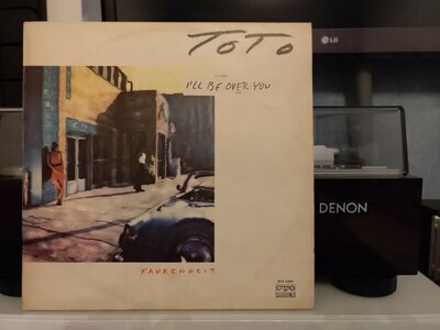 Toto - Fahrenheit.jpg
