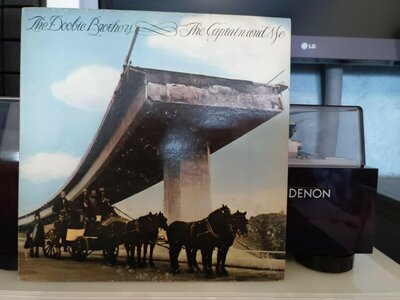 The Doobie Brothers ‎– The Captain And Me.jpg