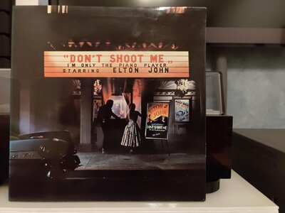 Elton John ‎– Don't Shoot Me I'm Only The Piano Player.jpg