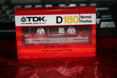 TDK D180 EUR 1982 FRONT.jpg