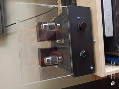 Lampy pod oslona